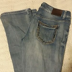 Maurices jeans